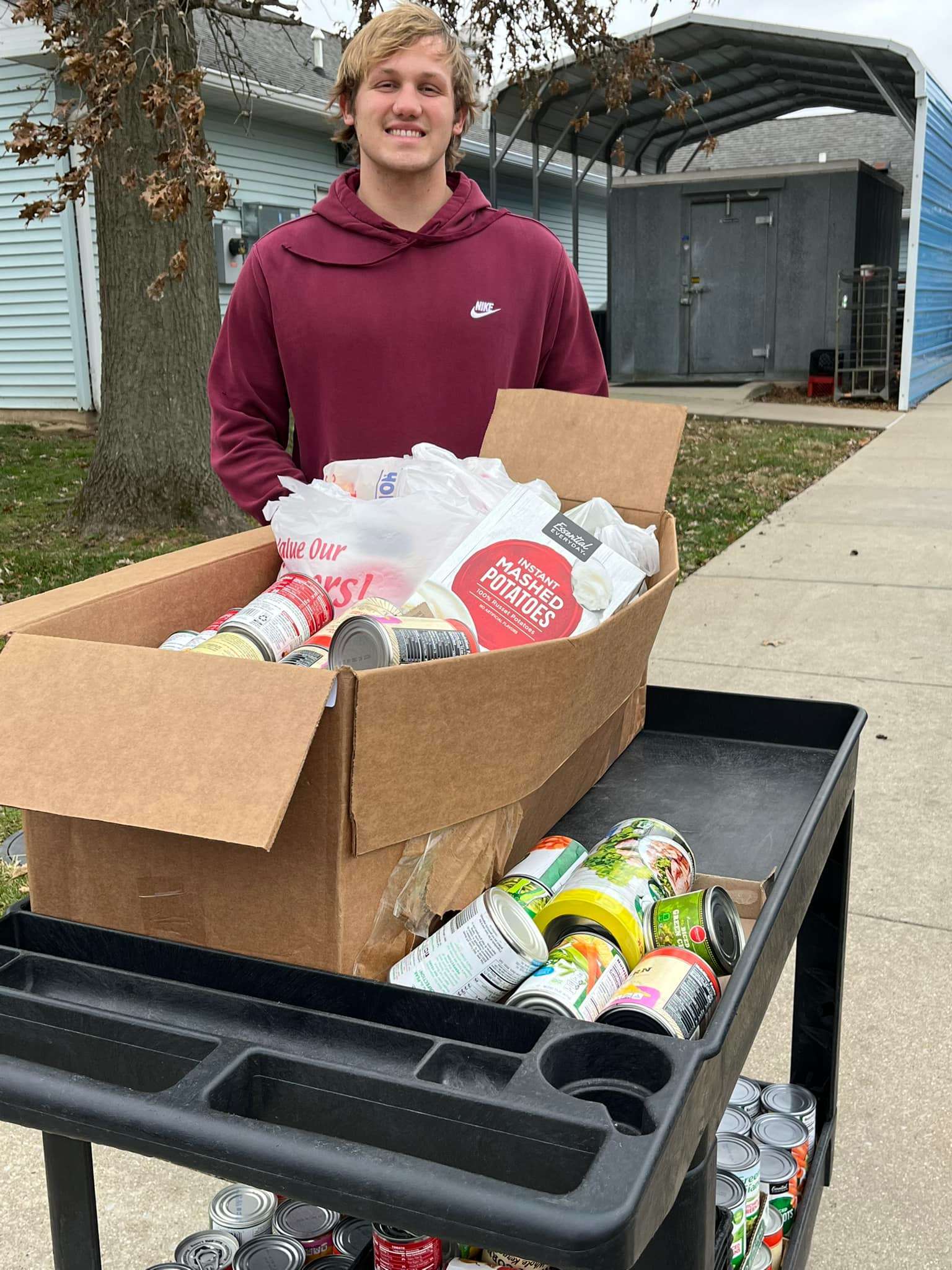 Greenville University's Expierience First Group collected canned goods for Bond County Food Pantry